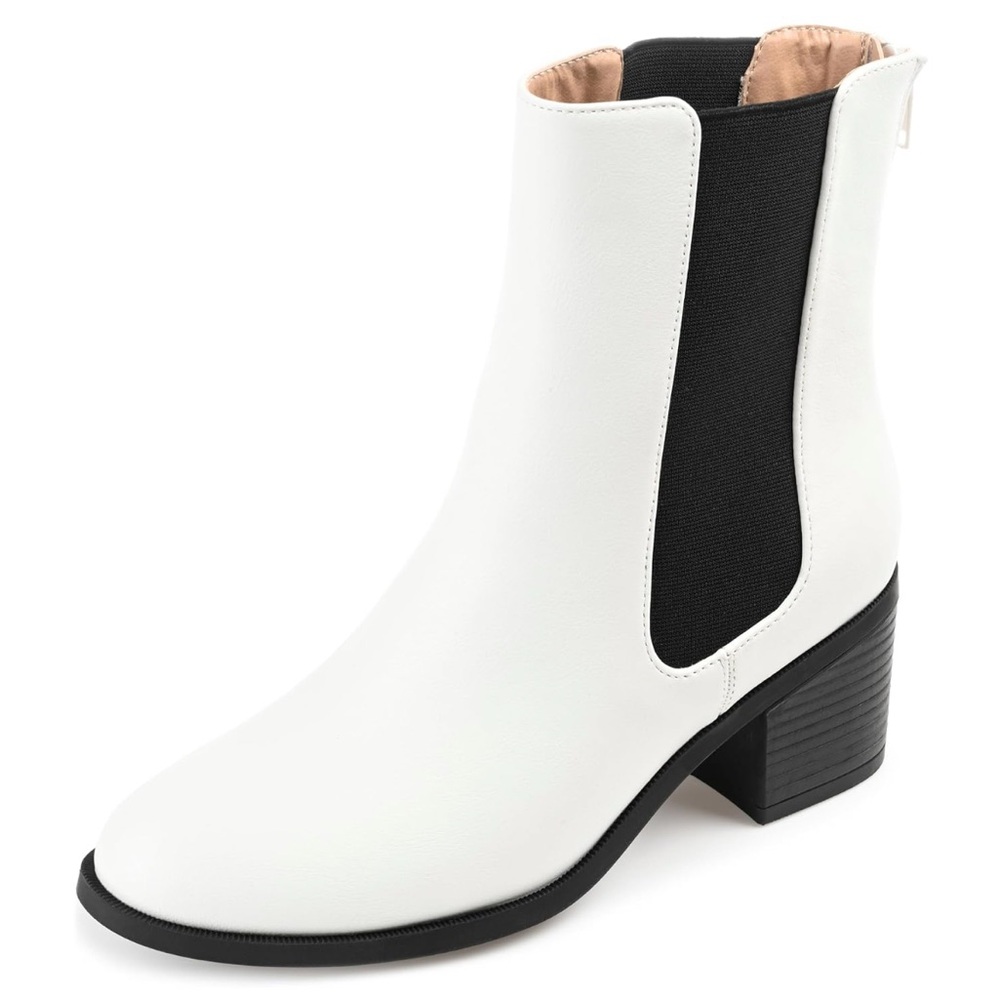 \Journee Collection\ NWT Tayshia Bootie